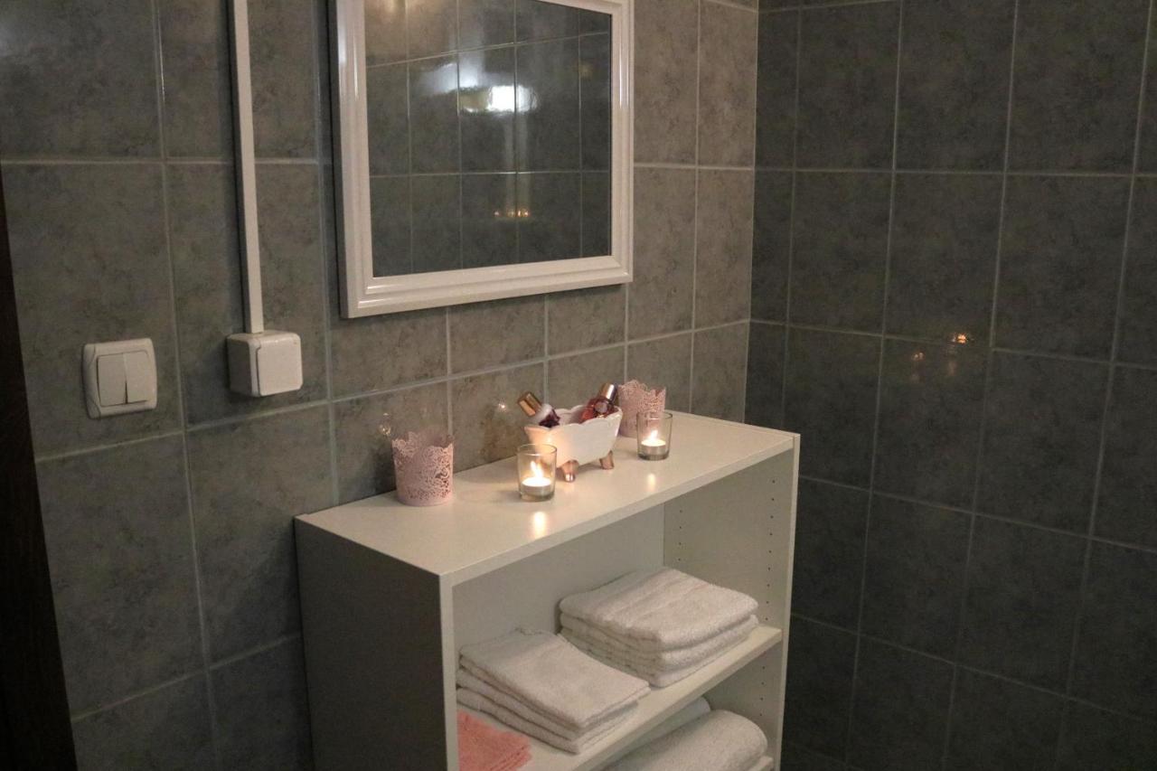 Guest House Studio Apartman Marina - With Jacuzzi, Free Parking, Pet Friendly Карловац Экстерьер фото
