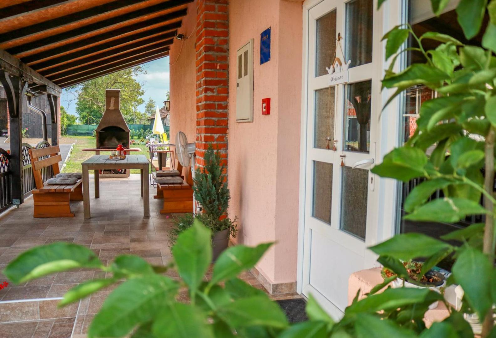 Guest House Studio Apartman Marina - With Jacuzzi, Free Parking, Pet Friendly Карловац Экстерьер фото
